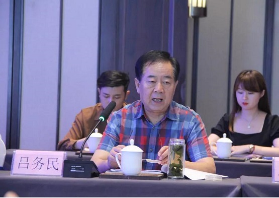 中橡協(xié)廢橡膠綜合利用分會(huì)理事長(zhǎng)呂務(wù)民 中橡協(xié)廢橡膠綜合利用分會(huì)理事長(zhǎng)呂務(wù)民