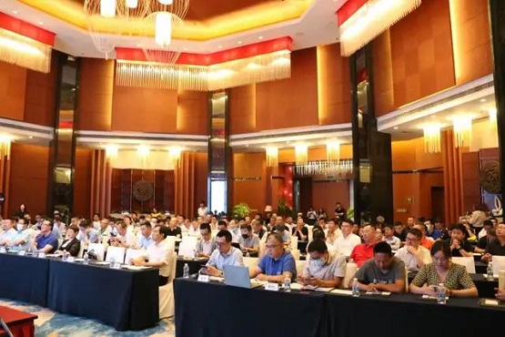 此次峰會，除了各大粉末涂料涂裝企業(yè)，還得到了行業(yè)內(nèi)眾多權(quán)威專家的支持