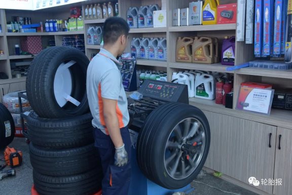 旗艦店配備目前正新轎車(chē)胎體系最完善、全面的技術(shù)支持服務(wù) 旗艦店配備目前正新轎車(chē)胎體系最完善、全面的技術(shù)支持服務(wù)