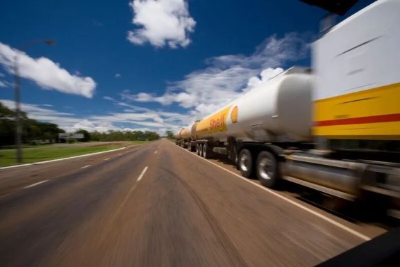 百年油氣巨頭搬家又改名：荷蘭怒了，英國笑了！