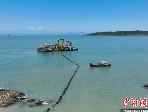 上大陳海纜鋪設。　葛嘉儀 攝