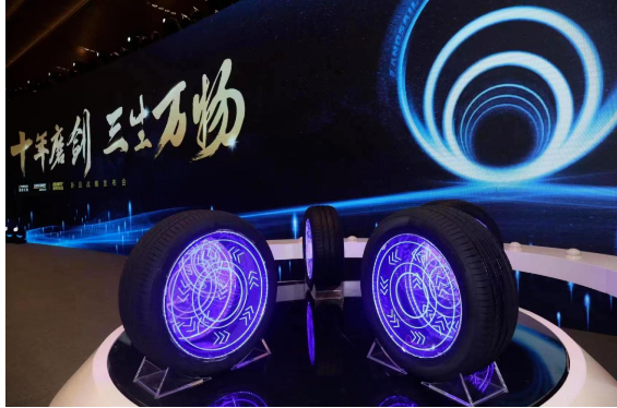 森麒麟輪胎成立之初，董事長秦龍給企業定下的第一個十年目標，就是“先活下來”。