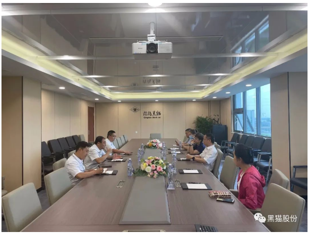 雷昌純表示,要一如既往的堅持產學研深度融合,不斷提升科技研發(fā)能力,為提高行業(yè)經(jīng)濟效益、環(huán)境效益和社會效益提供強有力的技術科研支持 雷昌純表示,要一如既往的堅持產學研深度融合,不斷提升科技研發(fā)能力,為提高行業(yè)經(jīng)濟效益、環(huán)境效益和社會效益提供強有力的技術科研支持