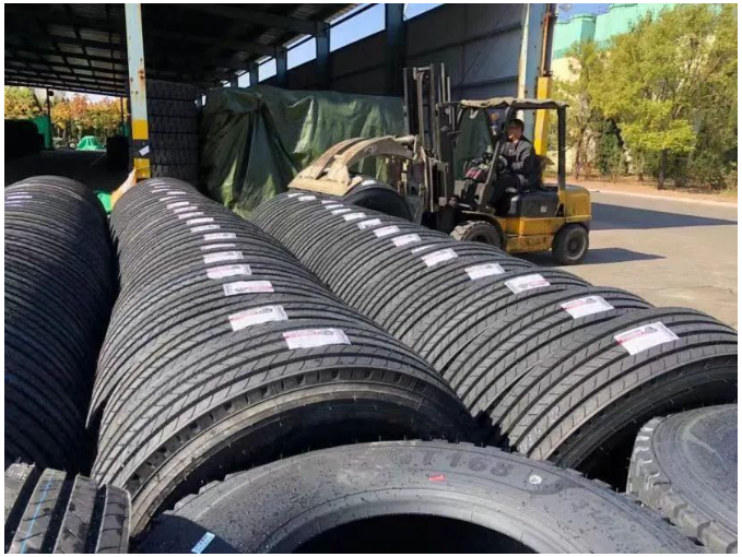 途樂馳橡膠遭員工圍堵 途樂馳橡膠遭員工圍堵