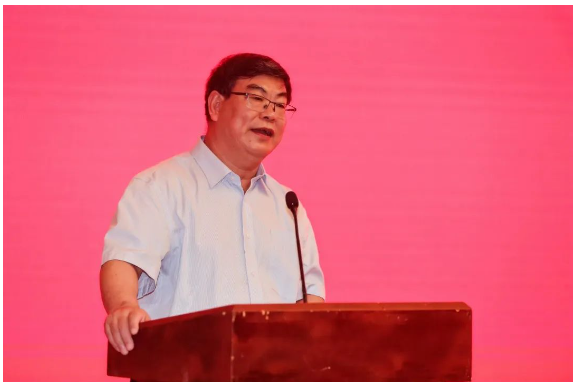 山東省橡膠行業(yè)協(xié)會理事會會長張洪民講話 山東省橡膠行業(yè)協(xié)會理事會會長張洪民講話