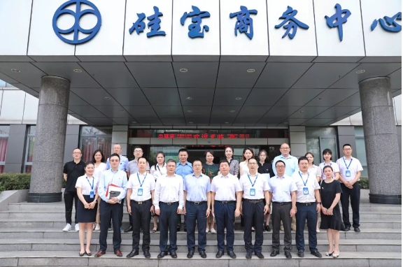 中國(guó)上市公司協(xié)會(huì)黨委書記柳磊一行蒞臨硅寶科技調(diào)研 中國(guó)上市公司協(xié)會(huì)黨委書記柳磊一行蒞臨硅寶科技調(diào)研