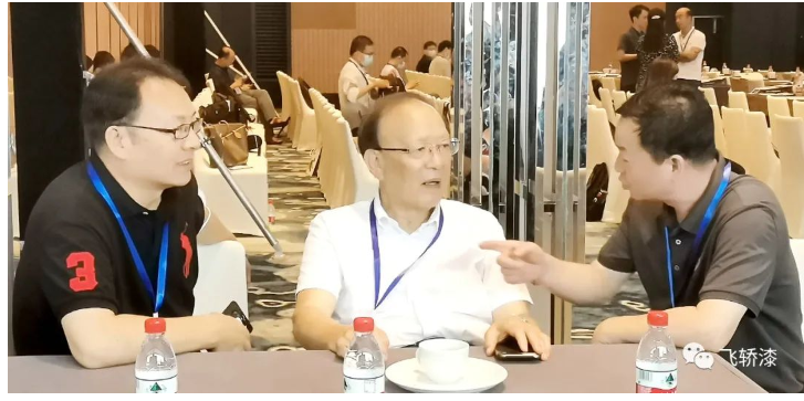 圍繞參與浙江新材料科創高地建設和打造飛轎漆高端技術品牌,寧波涂協副會長單位浙江尚品飛轎制漆有限公司創始人薛瑞宣向薛群基匯報了飛轎漆最新科研應用成果“石墨烯金鋼水漆”,不僅實現“鋼”上零碳,還為鋼鐵穿上了“金鋼衣”,并邀請薛群基院士下步到訪飛轎公司進行現場參觀指導。 圍繞參與浙江新材料科創高地建設和打造飛轎漆高端技術品牌,寧波涂協副會長單位浙江尚品飛轎制漆有限公司創始人薛瑞宣向薛群基匯報了飛轎漆最新科研應用成果“石墨烯金鋼水漆”,不僅實現“鋼”上零碳,還為鋼鐵穿上了“金鋼衣”,并邀請薛群基院士下步到訪飛轎公司進行現場參觀指導。