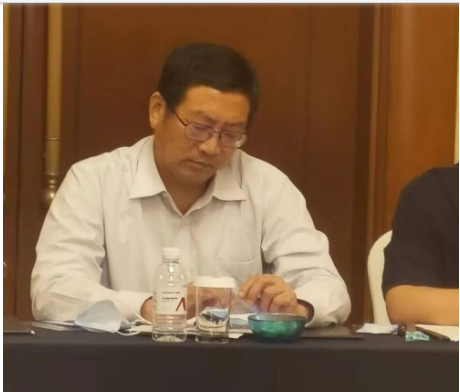 中橡協(xié)助劑專委會(huì)理事長(zhǎng)、蔚林新材料科技股份有限公司總經(jīng)理王志強(qiáng)出席會(huì)議并致辭。 中橡協(xié)助劑專委會(huì)理事長(zhǎng)、蔚林新材料科技股份有限公司總經(jīng)理王志強(qiáng)出席會(huì)議并致辭。