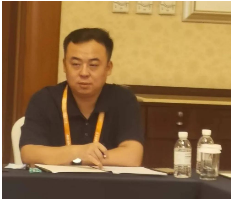 中橡協(xié)橡膠助劑專業(yè)委員會(huì)秘書長(zhǎng)王延棟出主持會(huì)議,并通報(bào)了2022年1~7月橡膠助劑行業(yè)經(jīng)濟(jì)運(yùn)行情況,對(duì)下半年工作作了安排。 中橡協(xié)橡膠助劑專業(yè)委員會(huì)秘書長(zhǎng)王延棟出主持會(huì)議,并通報(bào)了2022年1~7月橡膠助劑行業(yè)經(jīng)濟(jì)運(yùn)行情況,對(duì)下半年工作作了安排。