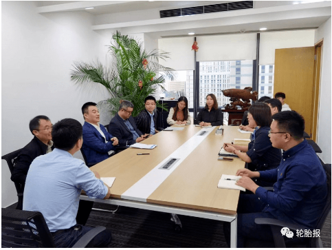 走訪考察期間,張飚董事長調研了青島子公司,與青島子公司員工進行了座談交流,詳細了解了大家的工作、生活情況。 走訪考察期間,張飚董事長調研了青島子公司,與青島子公司員工進行了座談交流,詳細了解了大家的工作、生活情況。
