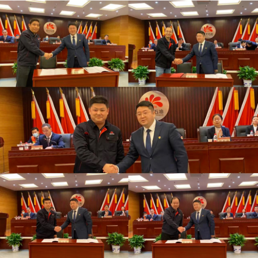 公司總經理、黨委副書記張航偉與延長橡膠公司、延長橡膠(泰國)公司、橡膠制品分公司、膠布制品分公司、石油橡塑制品分公司簽訂經濟目標責任書。