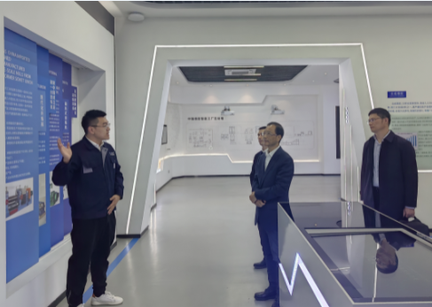 在座談會上，中瑞的董事長王建森向陳主席一行表示熱烈歡迎，并感謝溫州市政協(xié)對民營企業(yè)營商環(huán)境的支持。他介紹了公司目前的發(fā)展?fàn)顩r，并提出了一些遇到的難點和建議。陳主席勉勵企業(yè)樹立信心，指出方法總比困難多。他希望各級單位精準(zhǔn)幫扶企業(yè)克服困難，為民企創(chuàng)建優(yōu)質(zhì)營商環(huán)境，全力以赴推動地方經(jīng)濟(jì)高質(zhì)量發(fā)展。