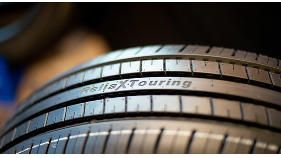 ReliaX Touring TE307更注重輪胎耐用性和行駛里程，同時它還提供出色的燃油經(jīng)濟性，安全性及更好的舒適性。該系列輪胎產(chǎn)品較前一代產(chǎn)品濕地制動性能提高了23%，濕地操控性能提高了9%;輪胎噪音更低，在干濕路面上抓地力和操控性更好，尺寸從14英寸到17英寸。