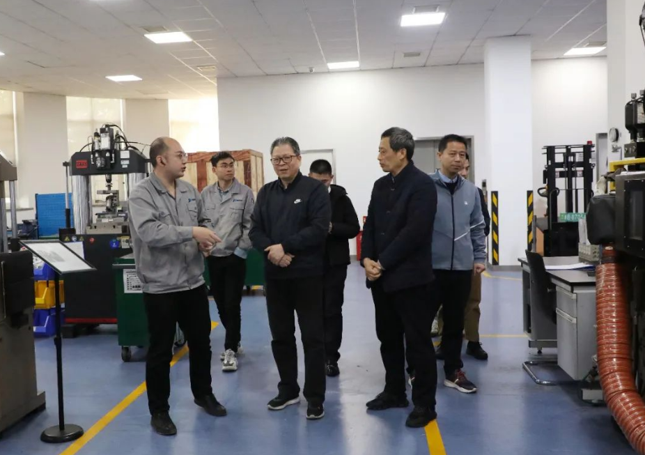 寧波市科協原主席陳文輝、副主席施英等一行日前到訪建新趙氏科技有限公司進行指導。
