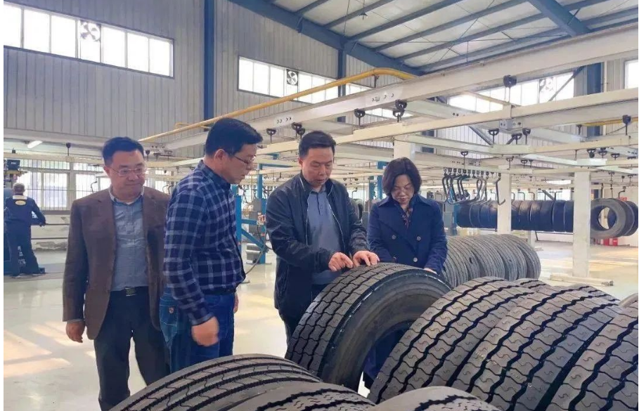 中國輪胎循環利用協會李衛東會長蒞臨華中強化輪胎公司