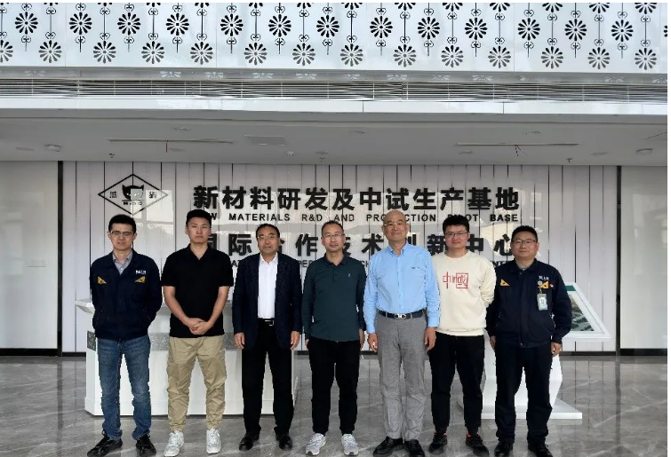 青島黑貓與泰凱英輪胎、青島科技大學舉行戰略合作簽約儀式