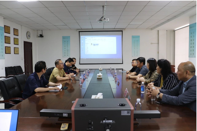 隨后，一行人到達耐斯特炭黑公司，在辦公樓三樓會議室組織了交流會。會上，他們詳細了解了耐斯特炭黑公司自2009年以來取得的成績和科研成果，并實地查看了炭黑生產工藝流程和現場管理工作等。據炭黑產業網了解，這次考察旨在為未來的合作框架鋪墊基礎。