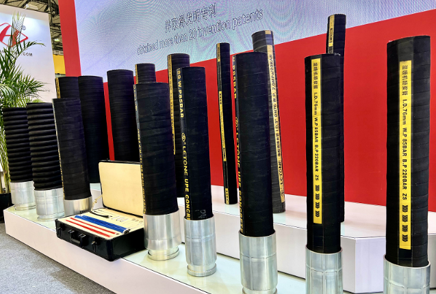 據了解，我國自主品牌正處于快速擴張、蓬勃發展階段，并積極引領著全球范圍內的產業變革。作為一家早期布局海外市場的中國橡膠軟管制造企業之一，利通科技積極響應國家的“走出去”戰略，不斷加大對海外市場的開拓力度，推動國際業務向上發展。