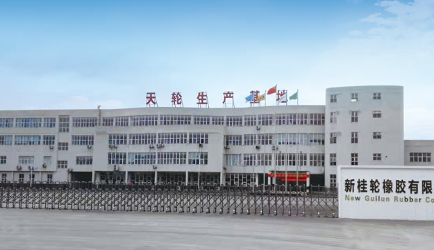 廣西新桂輪橡膠有限公司副總經理丁盛在采訪中表示，該公司正全力籌備一項規模龐大的綠色智能橡膠產業園項目，為地區經濟發展注入了新的活力。