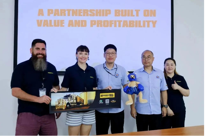 雙錢公司還表示，通過與各國客戶的密切合作，他們將更好地了解國際市場的新趨勢，持續(xù)優(yōu)化產(chǎn)品設(shè)計(jì)和制造流程，根據(jù)客戶需求改進(jìn)產(chǎn)品質(zhì)量和服務(wù)，為海外銷售打下堅(jiān)實(shí)的基礎(chǔ)。這次訪問為雙錢和Tyres4U之間的合作關(guān)系注入了新的活力，也為雙錢在全球市場上的發(fā)展提供了更多機(jī)遇。