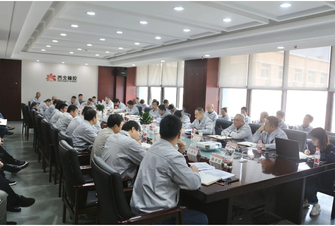張航偉總經理強調了增強使命感，全員要團結拼搏，全速沖刺四季度。四季度是全年的關鍵節點，也是來年的起點，因此需要全員共同努力，確保公司能夠提前實現目標，為未來的發展打下堅實的基礎。他鼓勵員工在本職崗位上努力工作，注重細節，確保各項工作的進展和質量，以書寫新的經營創效篇章。
