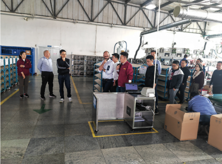 在潤達工廠，千里行集團董事長任欽武與上海分公司負責人Wilson向迪卡儂團隊全面介紹了千里行集團的發展歷程及未來方向。隨后集團分管人力資源的副總Boris分享了Human項目，展示了集團以人為本的發展理念。以及千里行在自主化管理取得的相關成績，其中SSE/HRP/QA都已取得迪卡儂自主化管理認證，提高了企業內部的管理水平，與迪卡儂的發展理念更加契合。