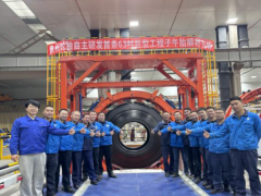 貴州輪胎再攀高峰，53/80R63巨胎成功下線